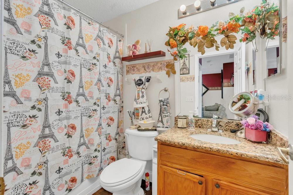 Image 22 of 37 For 13480 Applerose Lane 19