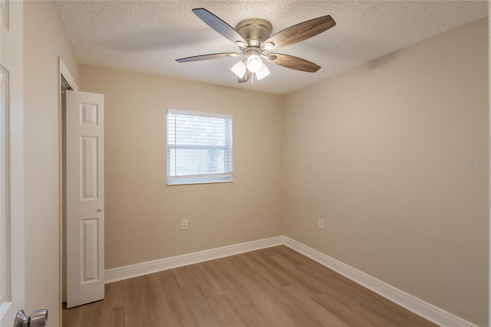 Image 11 of 24 For 4827 Elese Street
