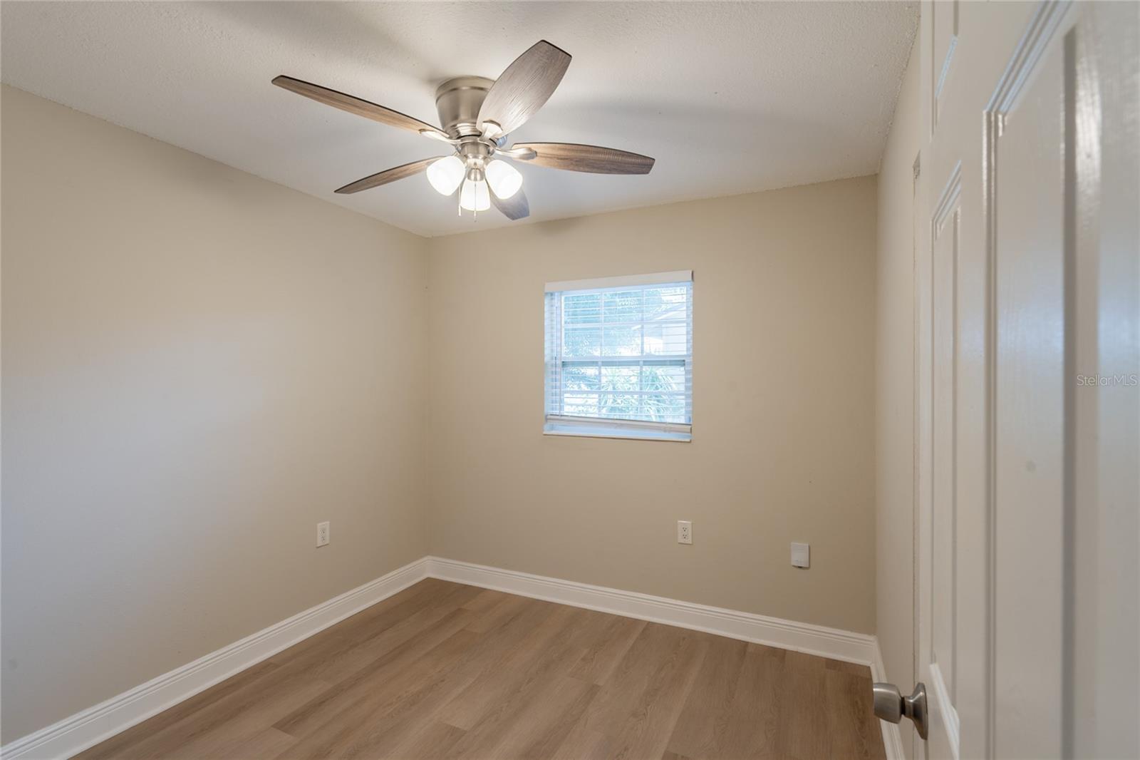 Image 14 of 24 For 4827 Elese Street
