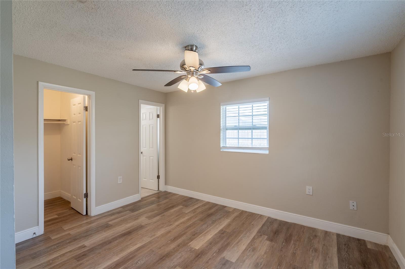 Image 18 of 24 For 4827 Elese Street