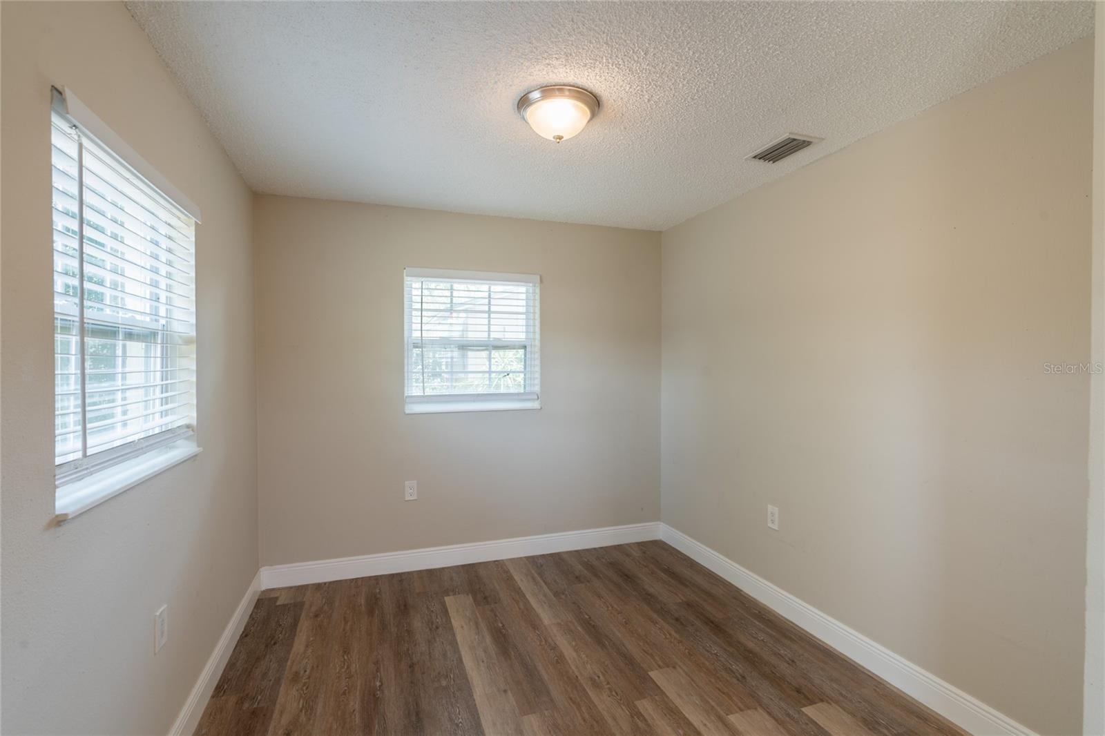 Image 20 of 24 For 4827 Elese Street