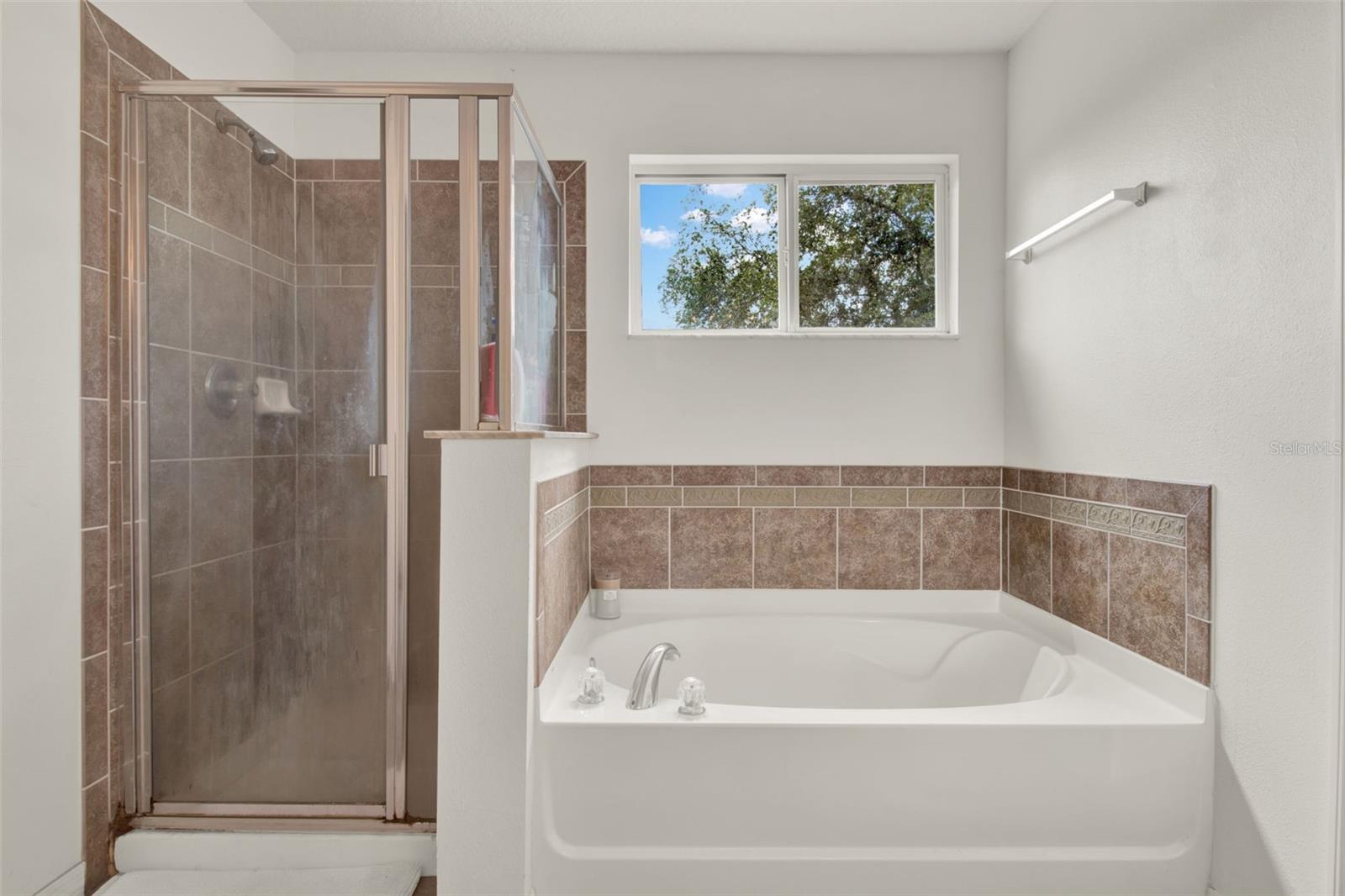 Image 31 of 38 For 1744 Pine Ridge Drive