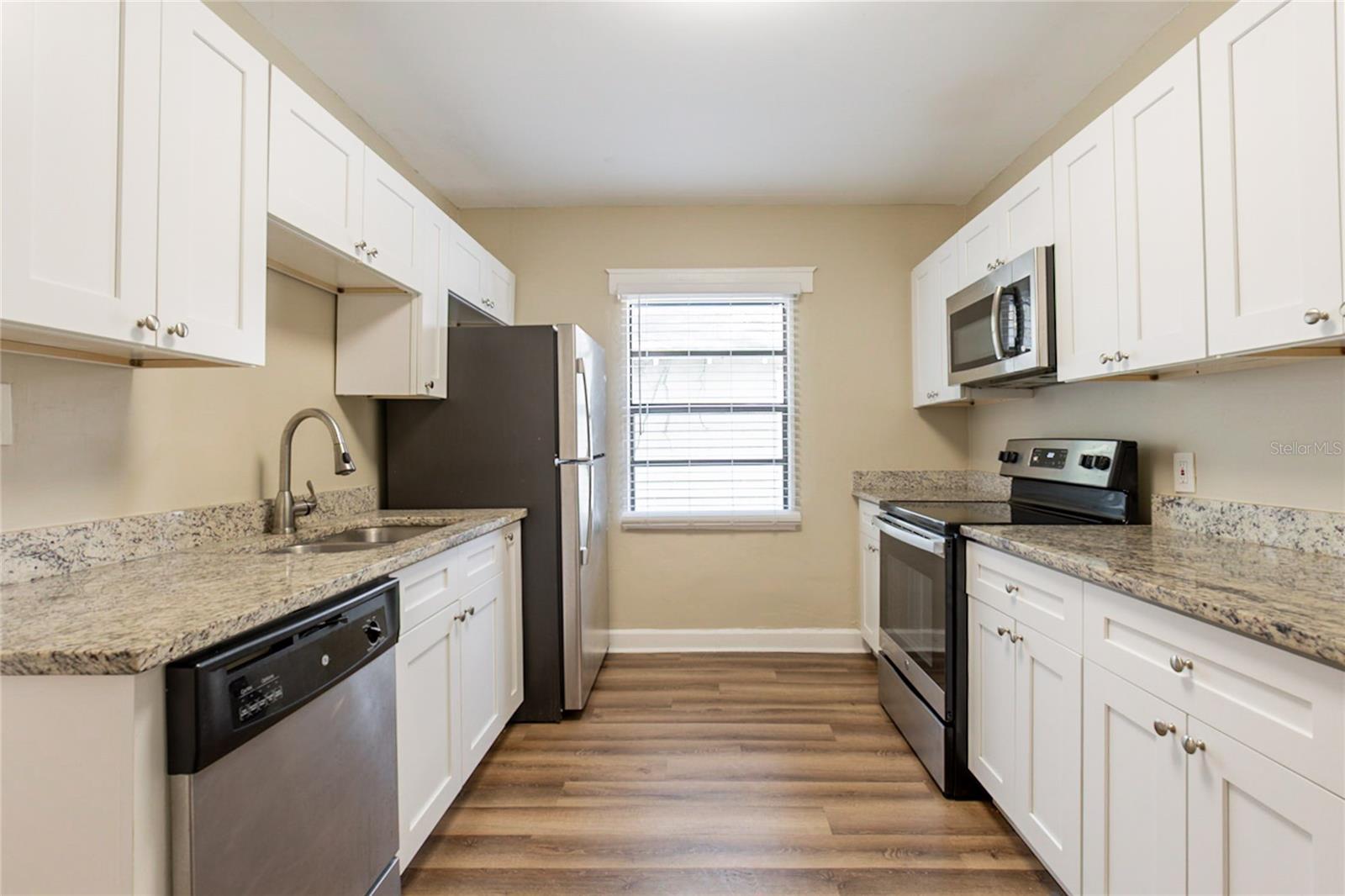 Image 12 of 29 For 1424 14th Street S