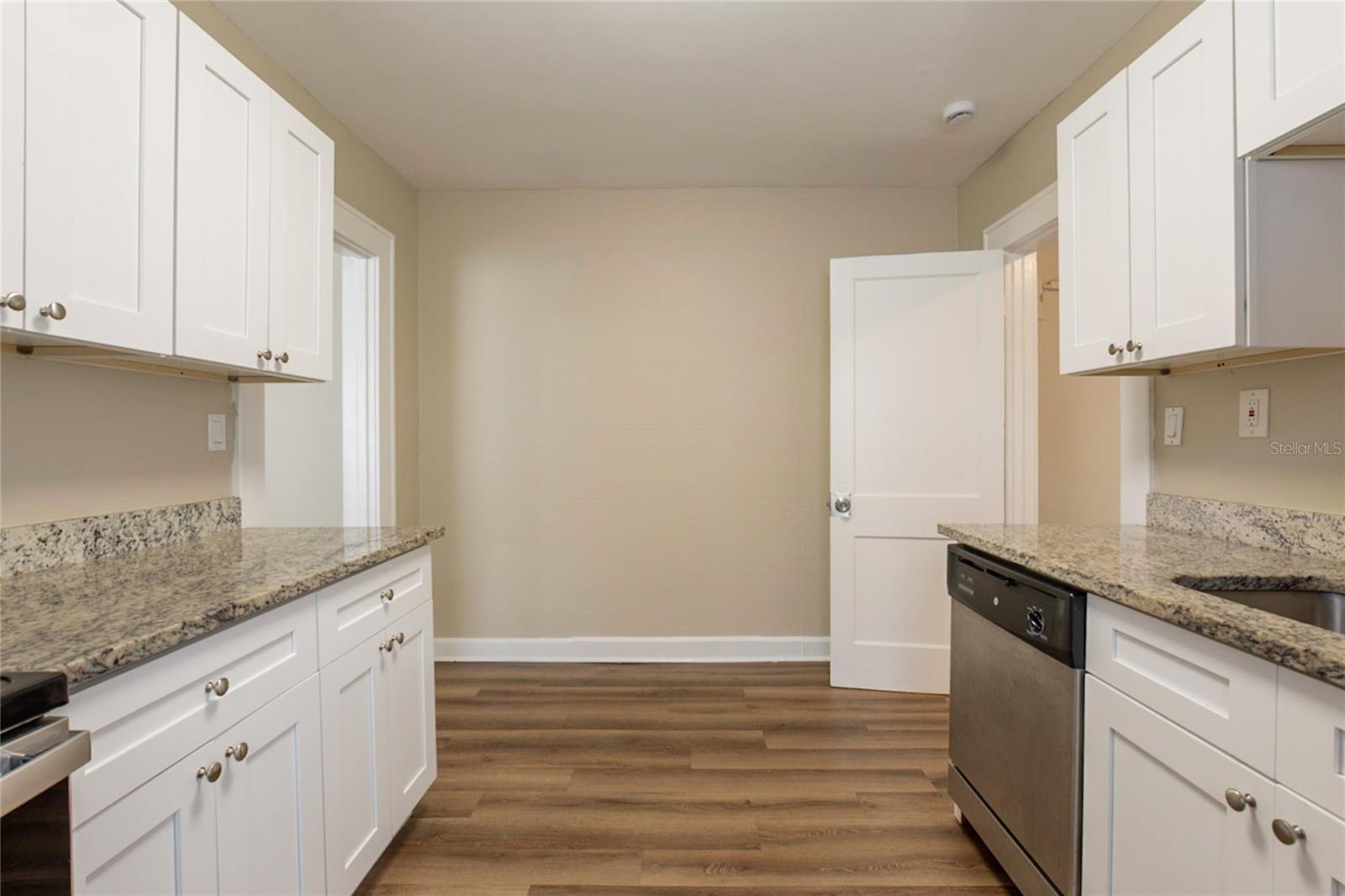 Image 13 of 29 For 1424 14th Street S