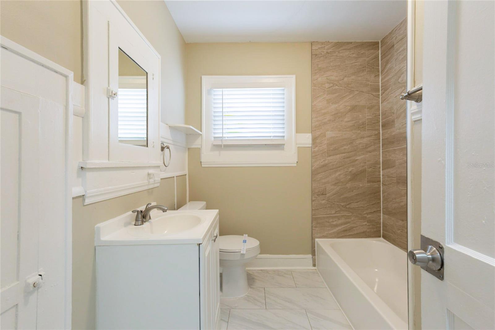 Image 17 of 29 For 1424 14th Street S