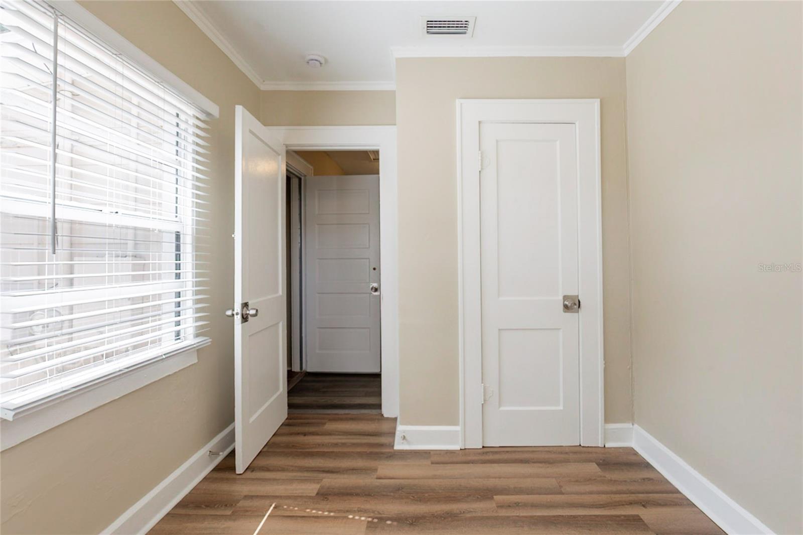 Image 21 of 29 For 1424 14th Street S