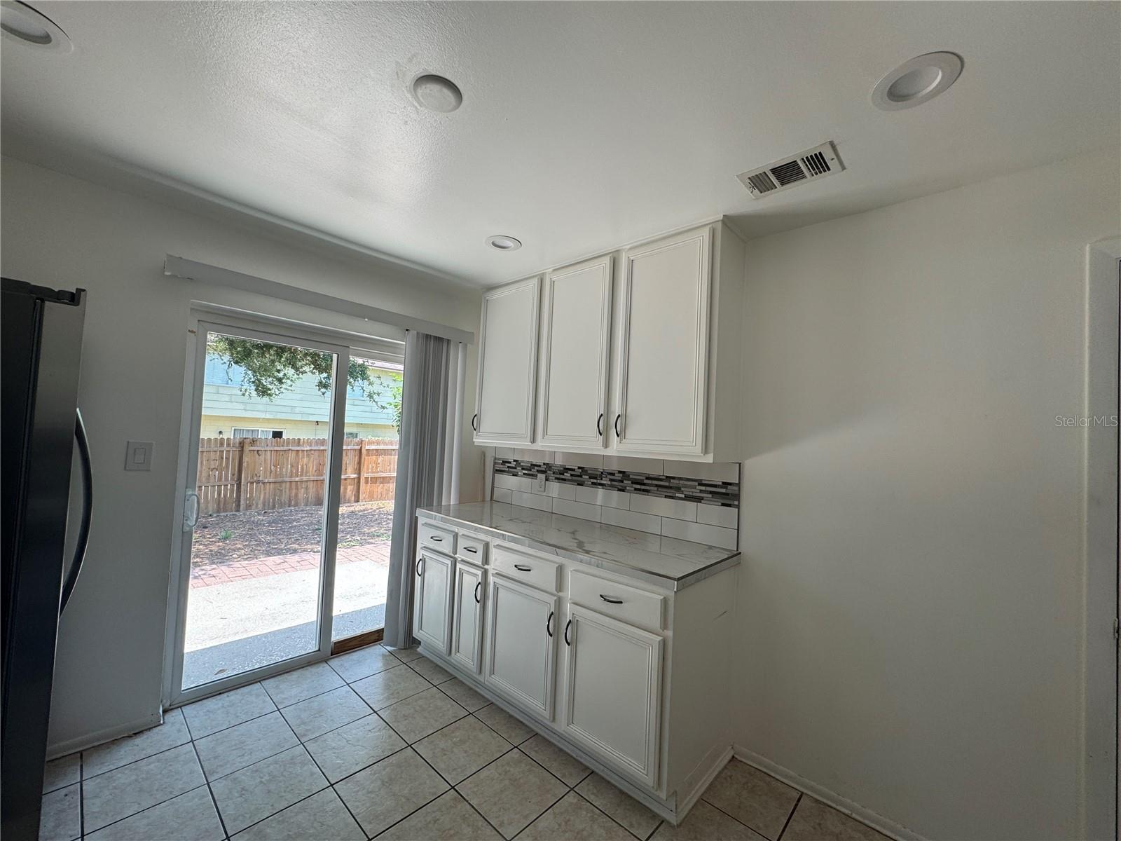 Image 11 of 30 For 7102 Harbor Heights Circle