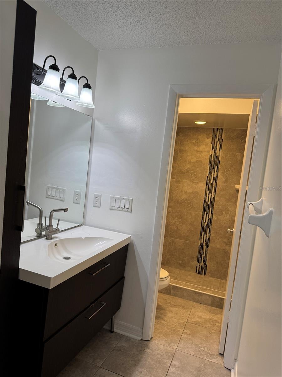 Image 14 of 30 For 7102 Harbor Heights Circle
