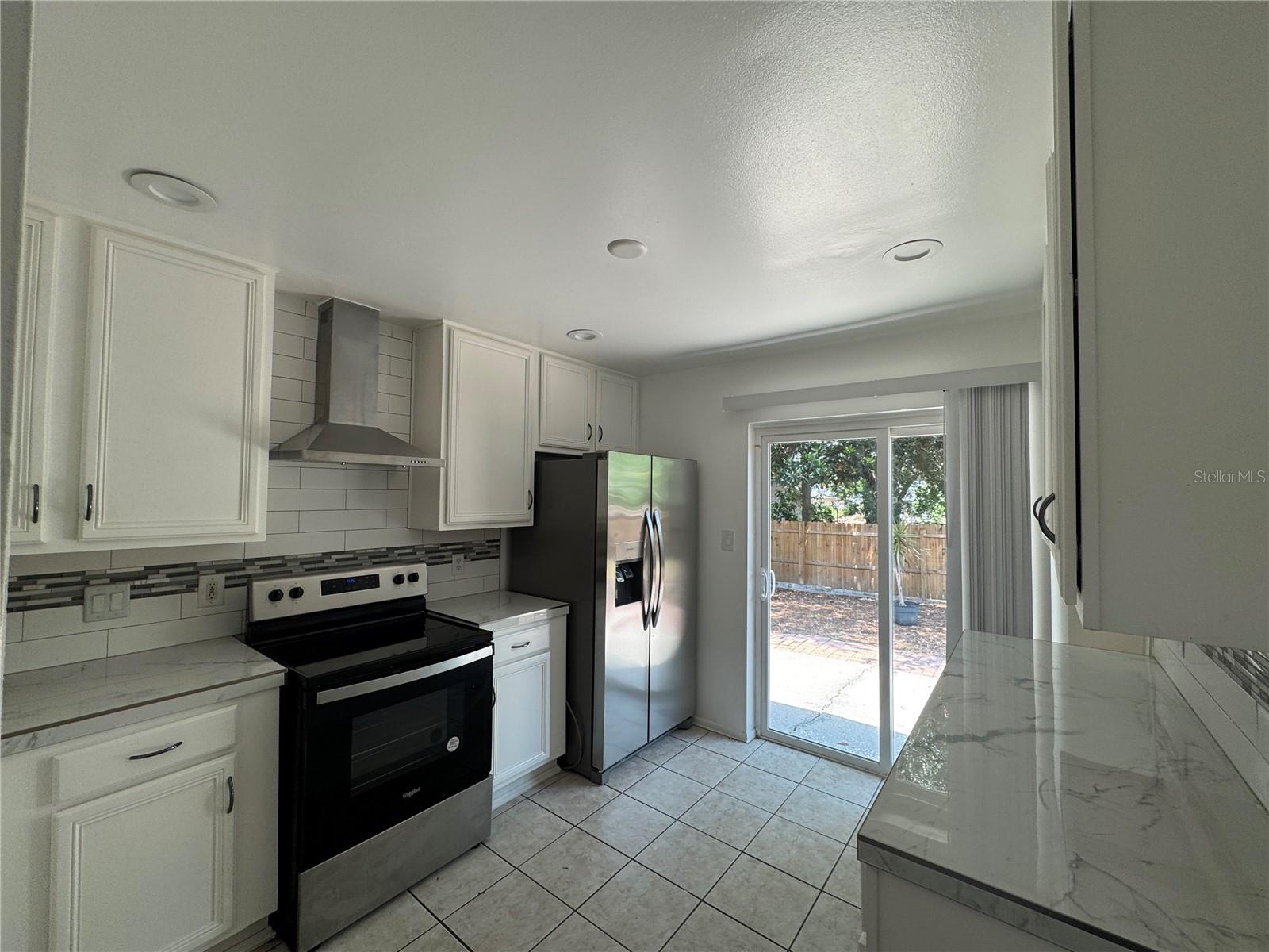 Image 9 of 30 For 7102 Harbor Heights Circle