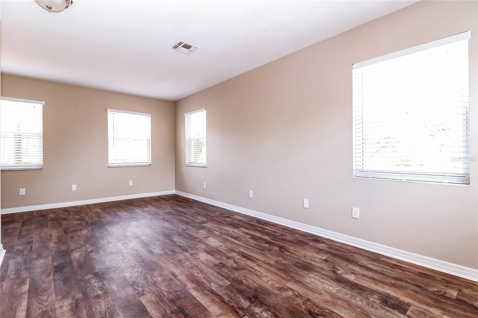 Image 8 of 15 For 7202 Adare Drive