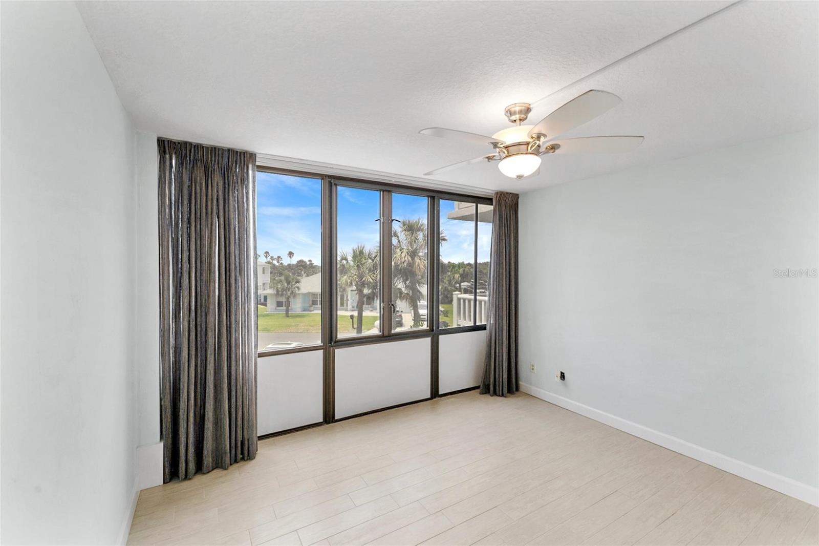 Image 24 of 63 For 3580 Ocean Shore Boulevard 102