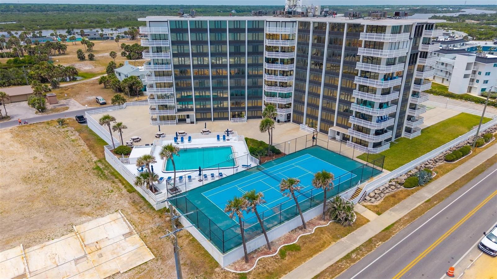 Image 40 of 63 For 3580 Ocean Shore Boulevard 102