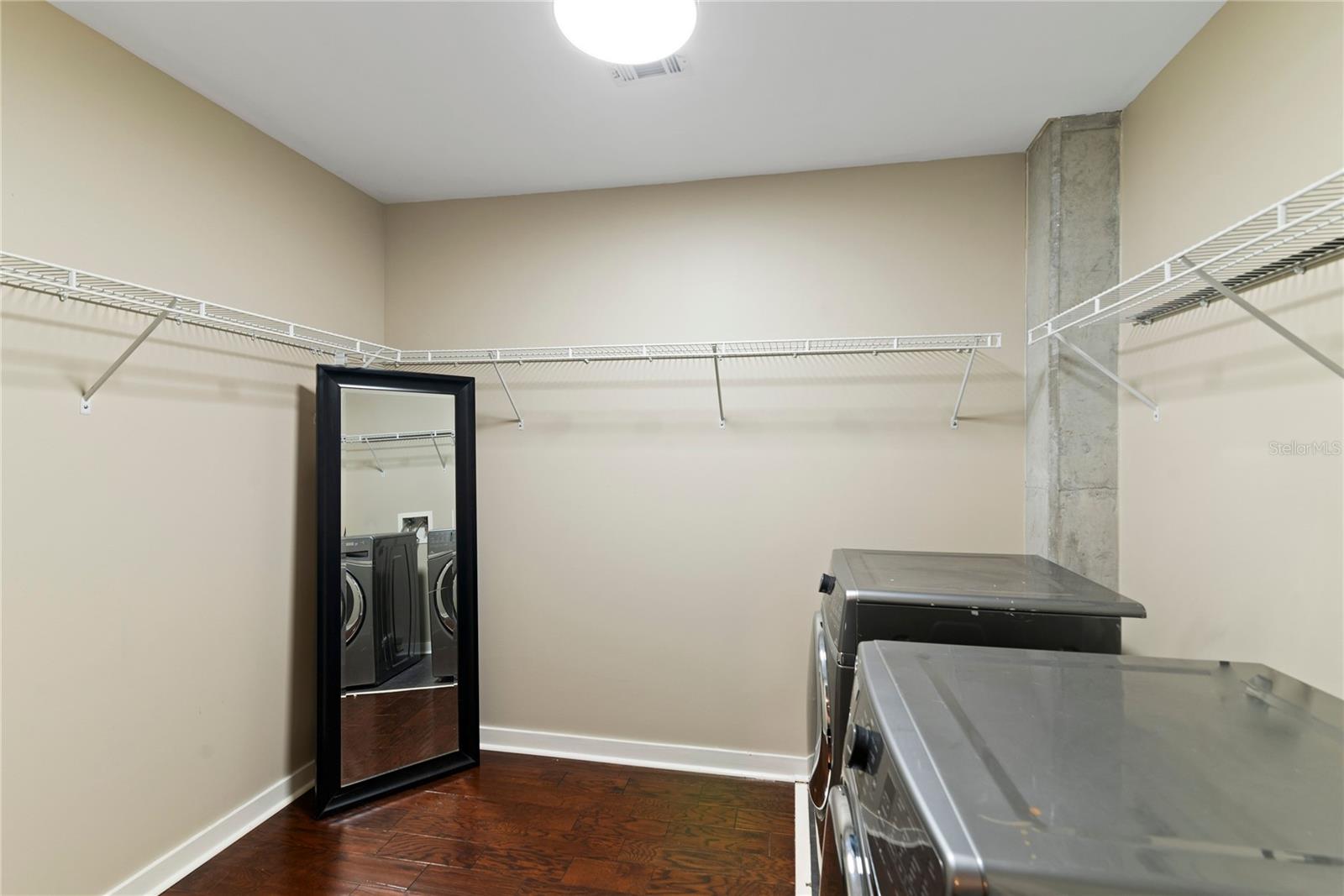 Image 12 of 30 For 155 Court Avenue 1608