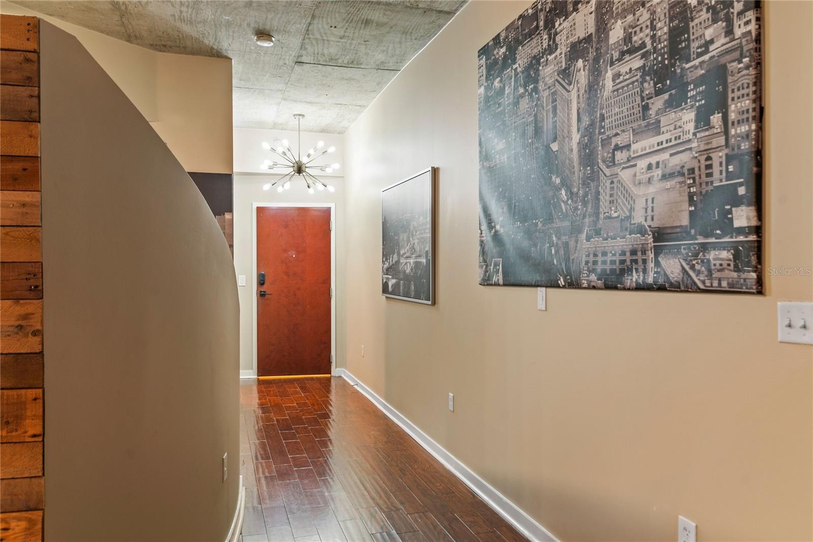 Image 16 of 30 For 155 Court Avenue 1608