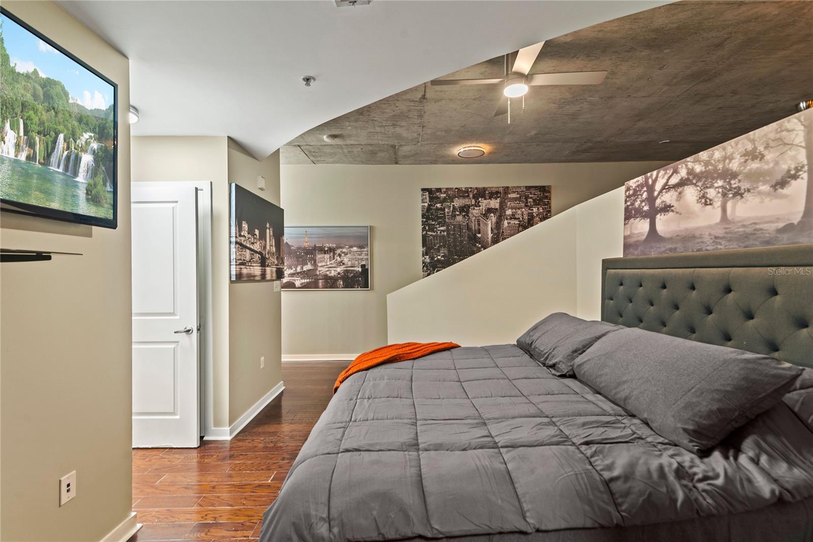 Image 9 of 30 For 155 Court Avenue 1608