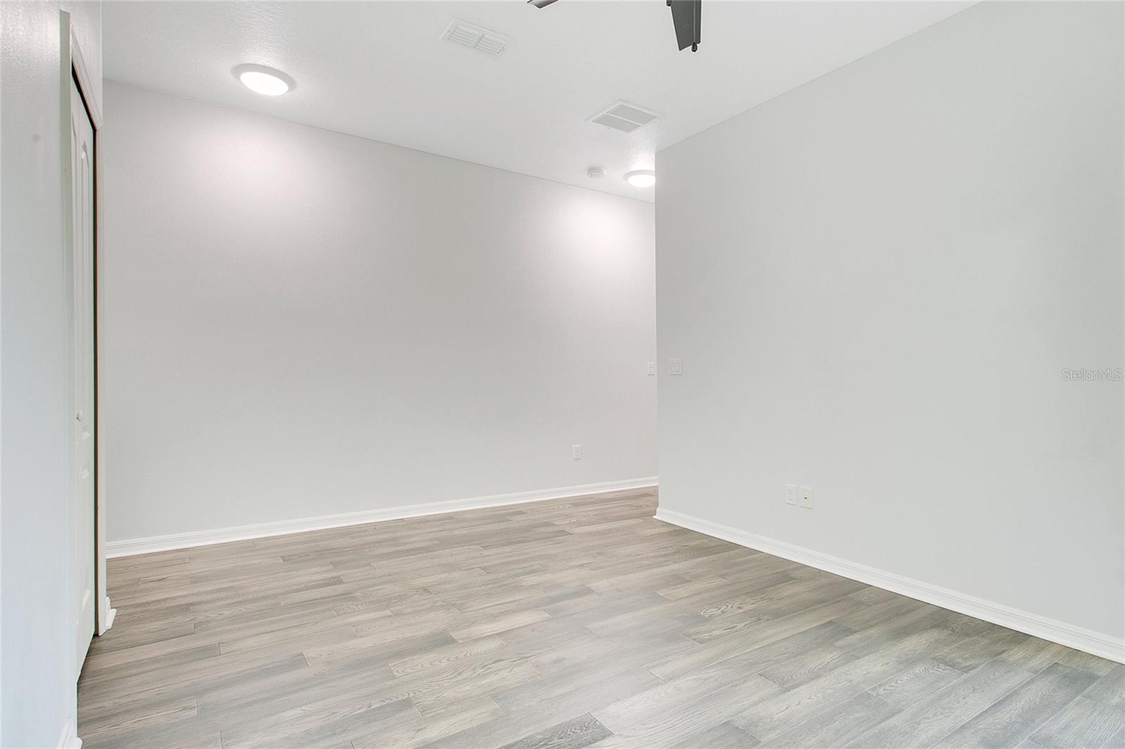 Image 15 of 32 For 9069 Shepton Street