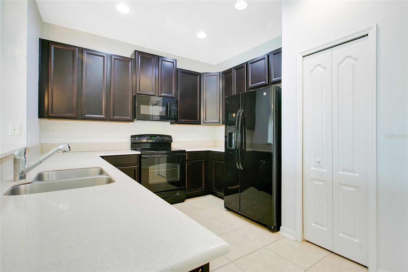 Image 4 of 32 For 9069 Shepton Street