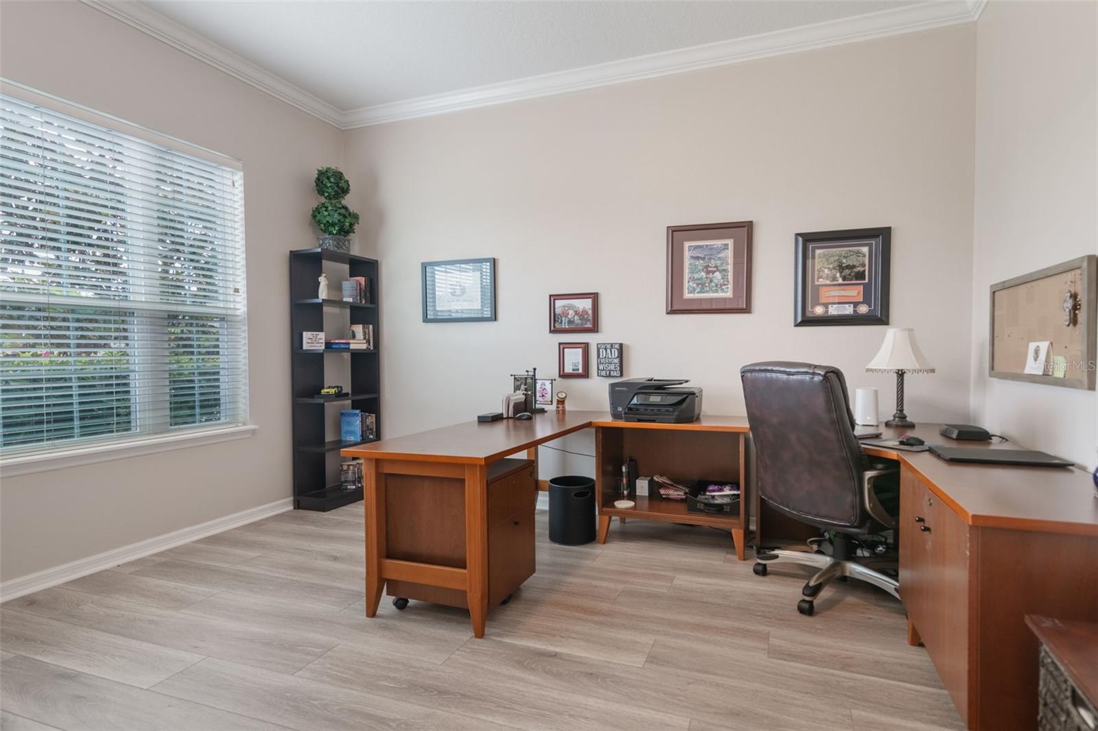 Image 6 of 53 For 595 American Holly Place