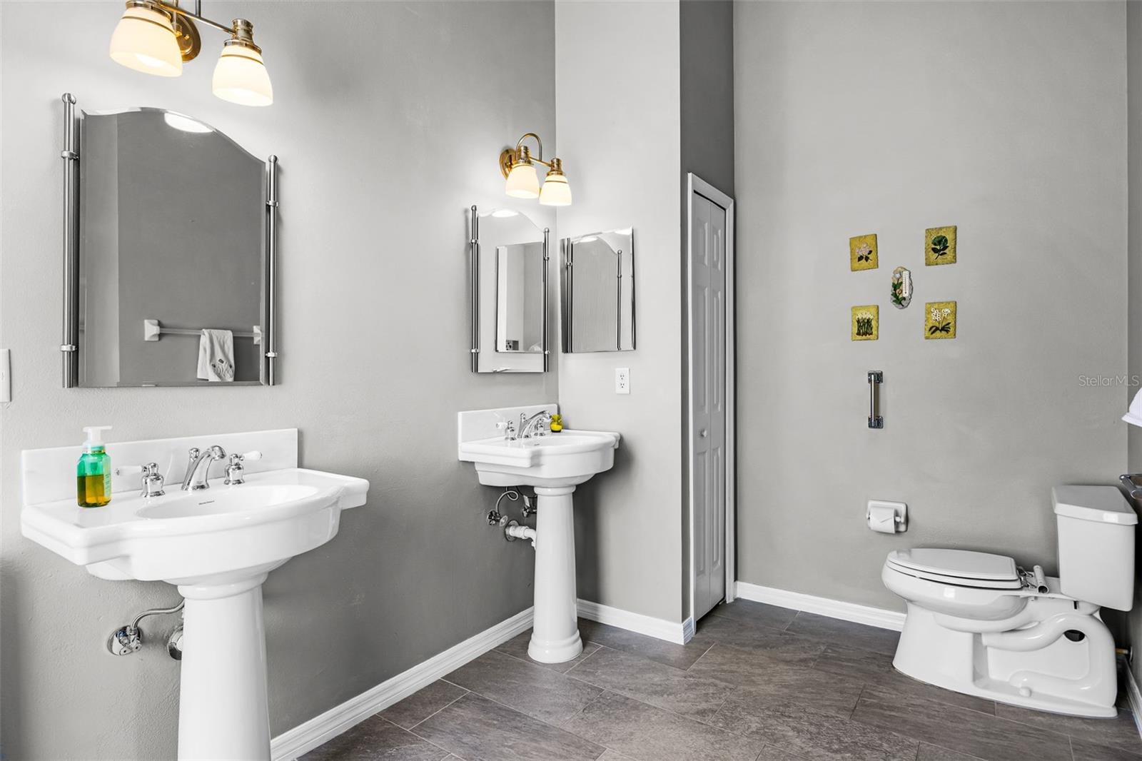 Image 4 of 96 For 3008 Pinnacle Court