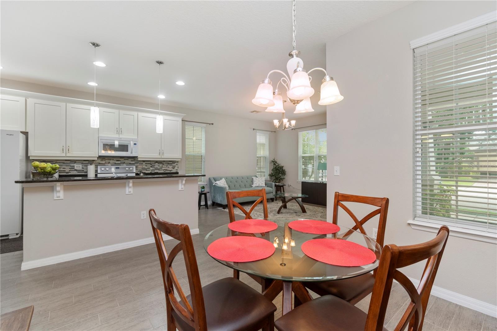 Image 11 of 34 For 976 Eagle Bay Street