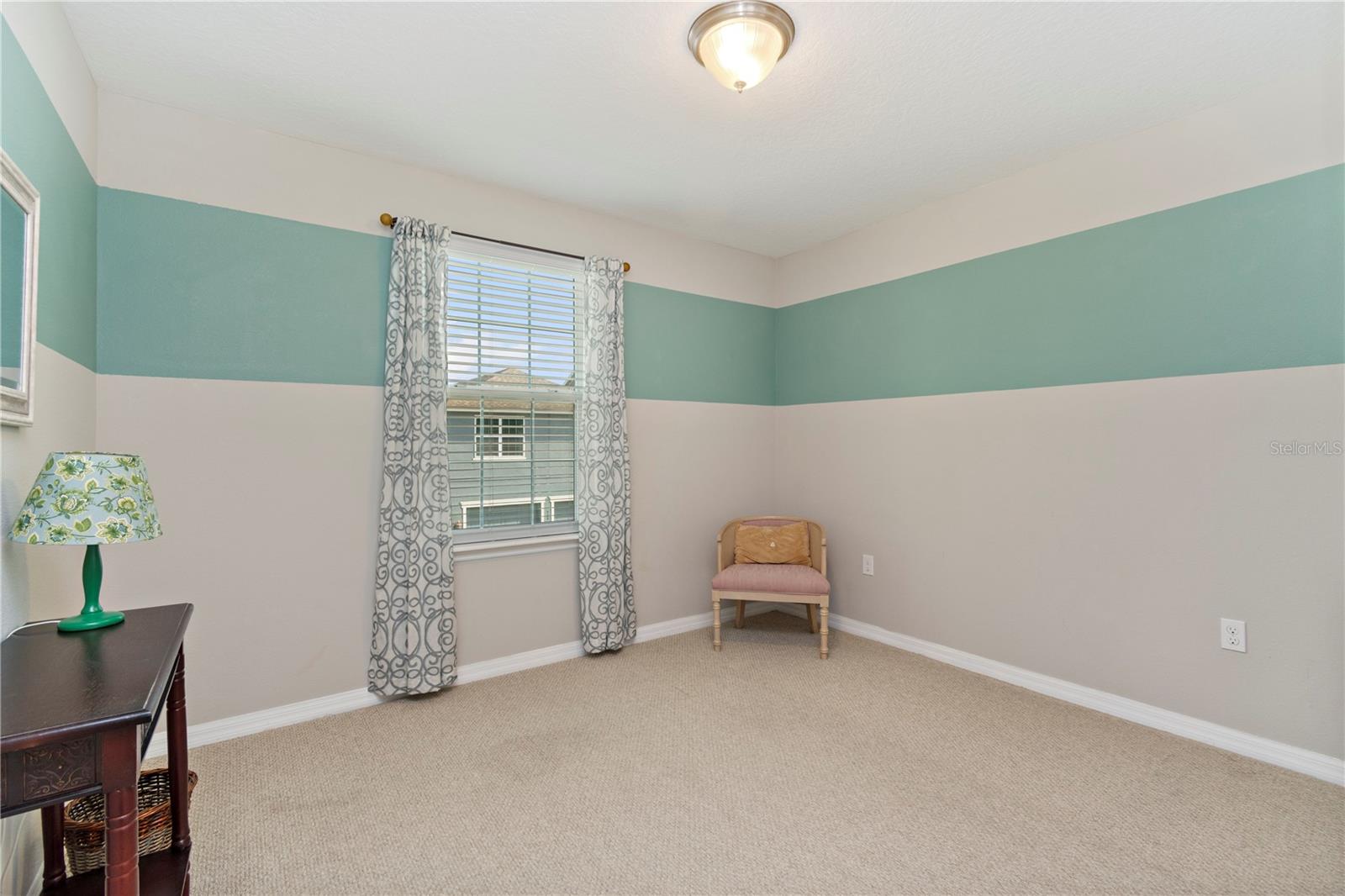 Image 28 of 34 For 976 Eagle Bay Street