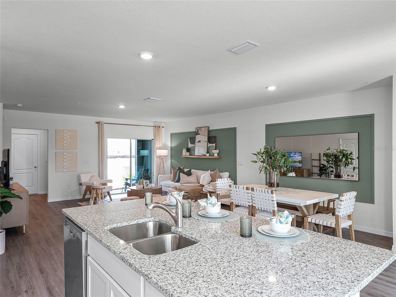 Image 5 of 49 For 1558 Dalehurst Lane