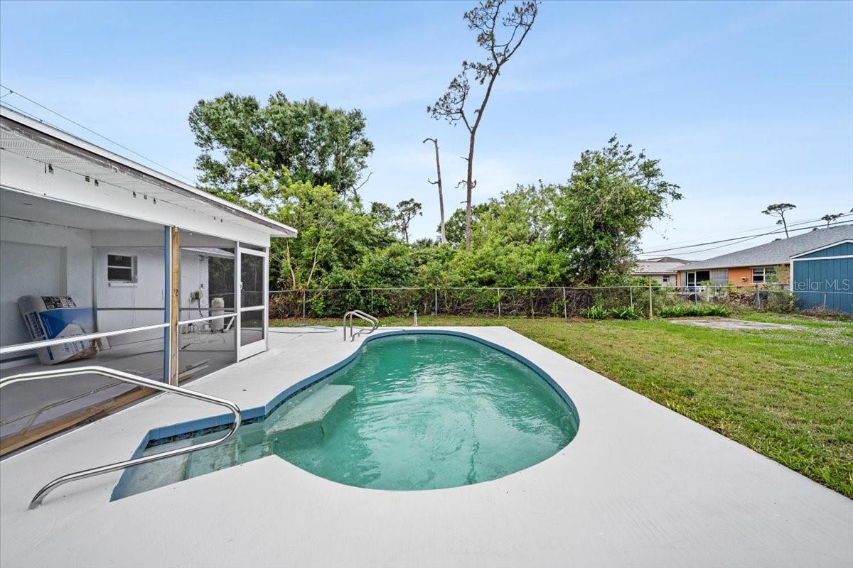 Image 19 of 20 For 21224 Quesada Avenue