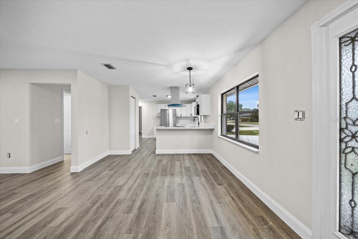 Image 5 of 20 For 21224 Quesada Avenue
