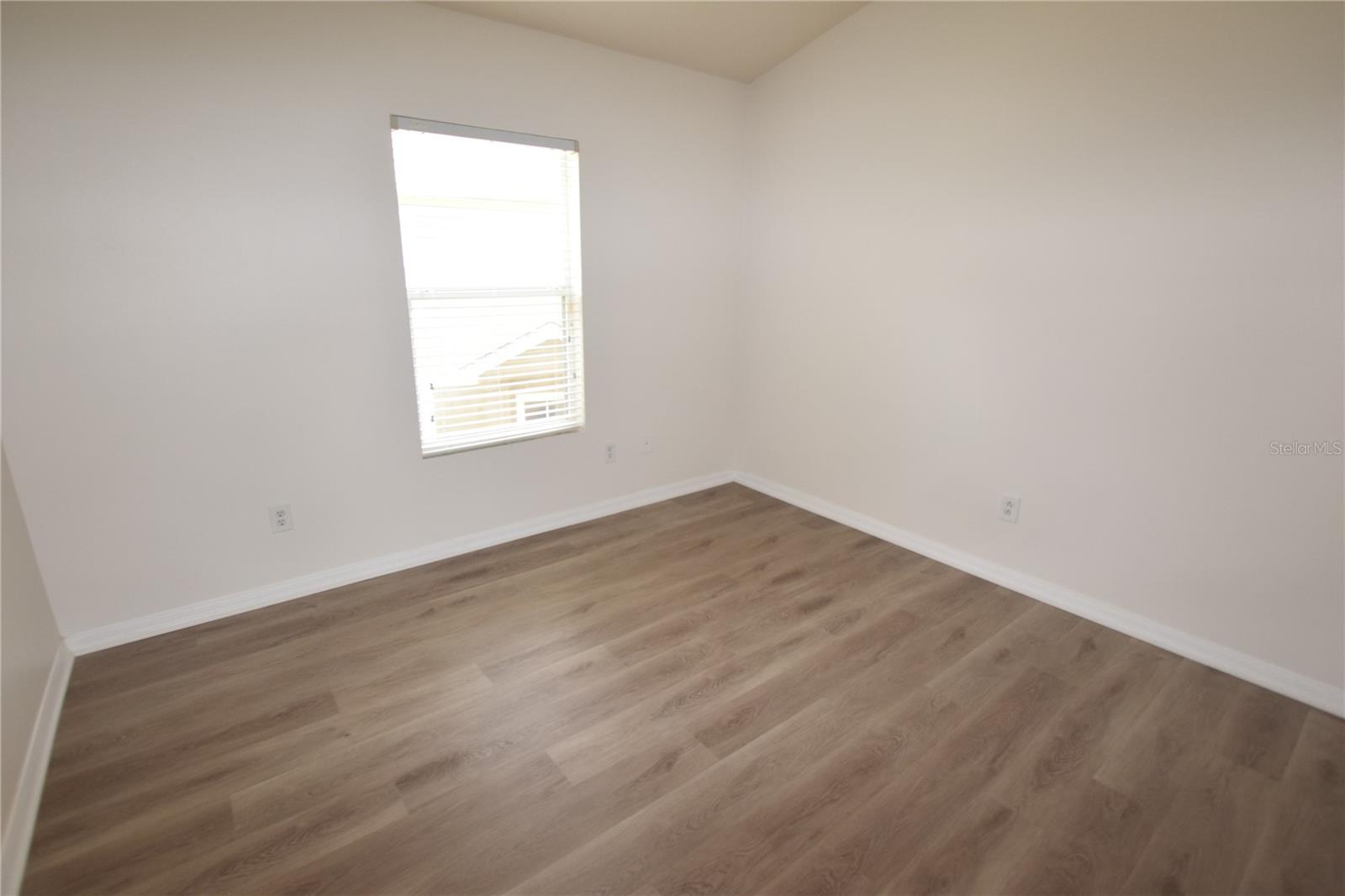 Image 20 of 40 For 15349 Oak Apple Court
