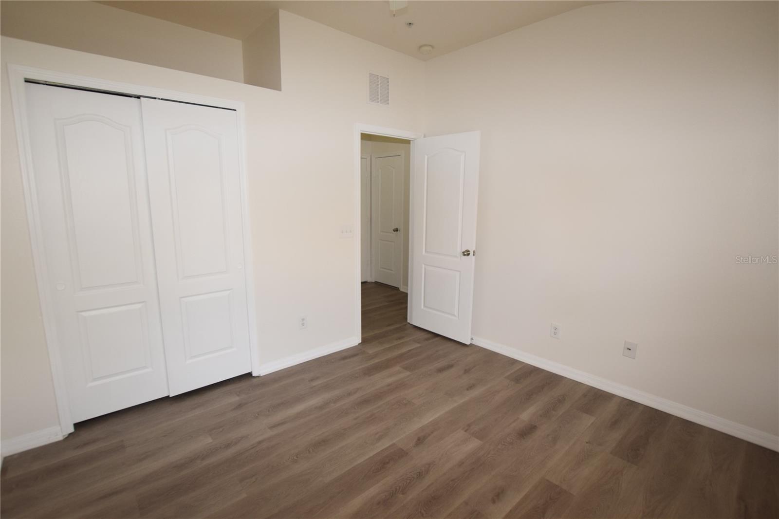Image 22 of 40 For 15349 Oak Apple Court
