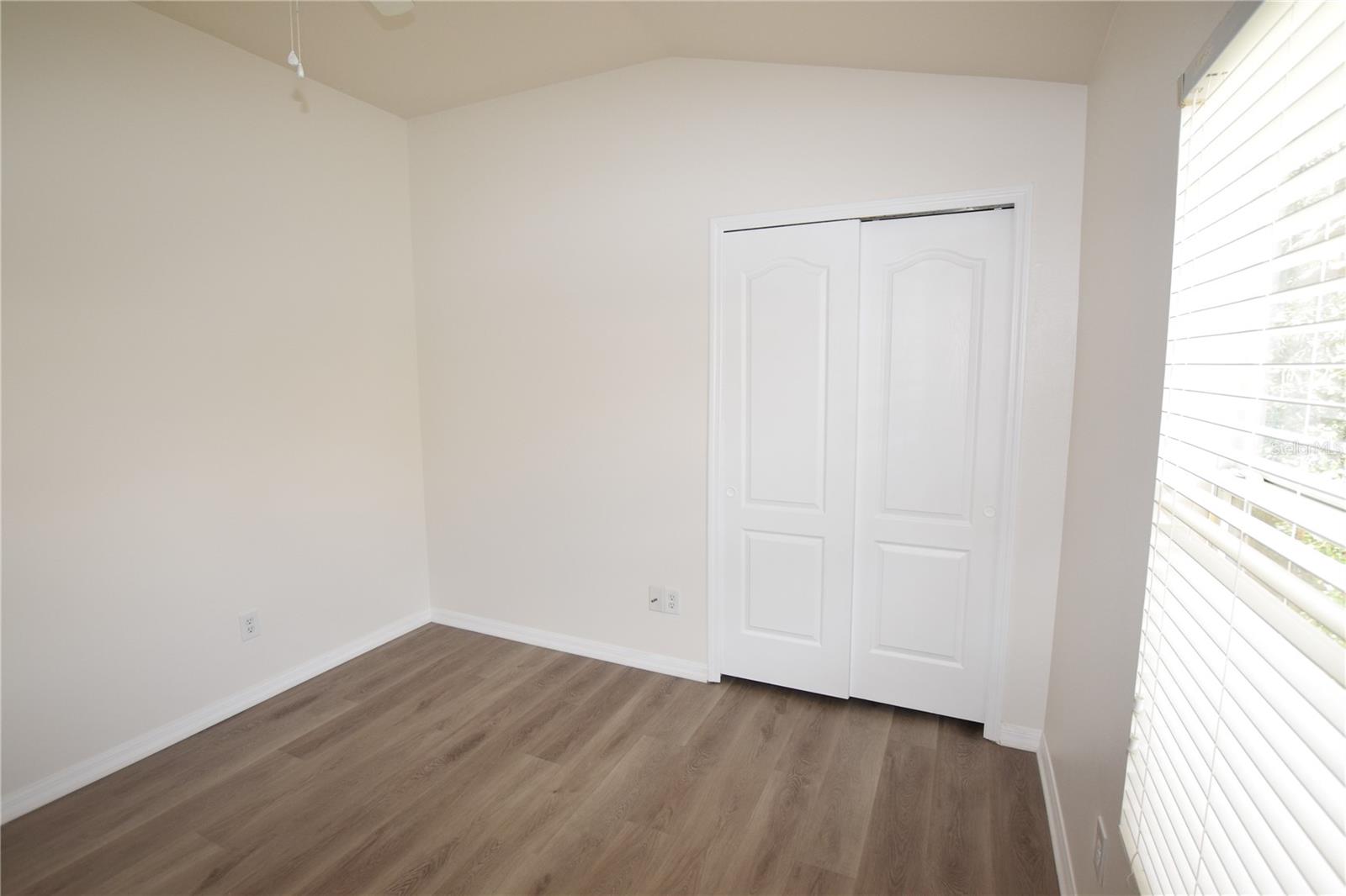 Image 25 of 40 For 15349 Oak Apple Court