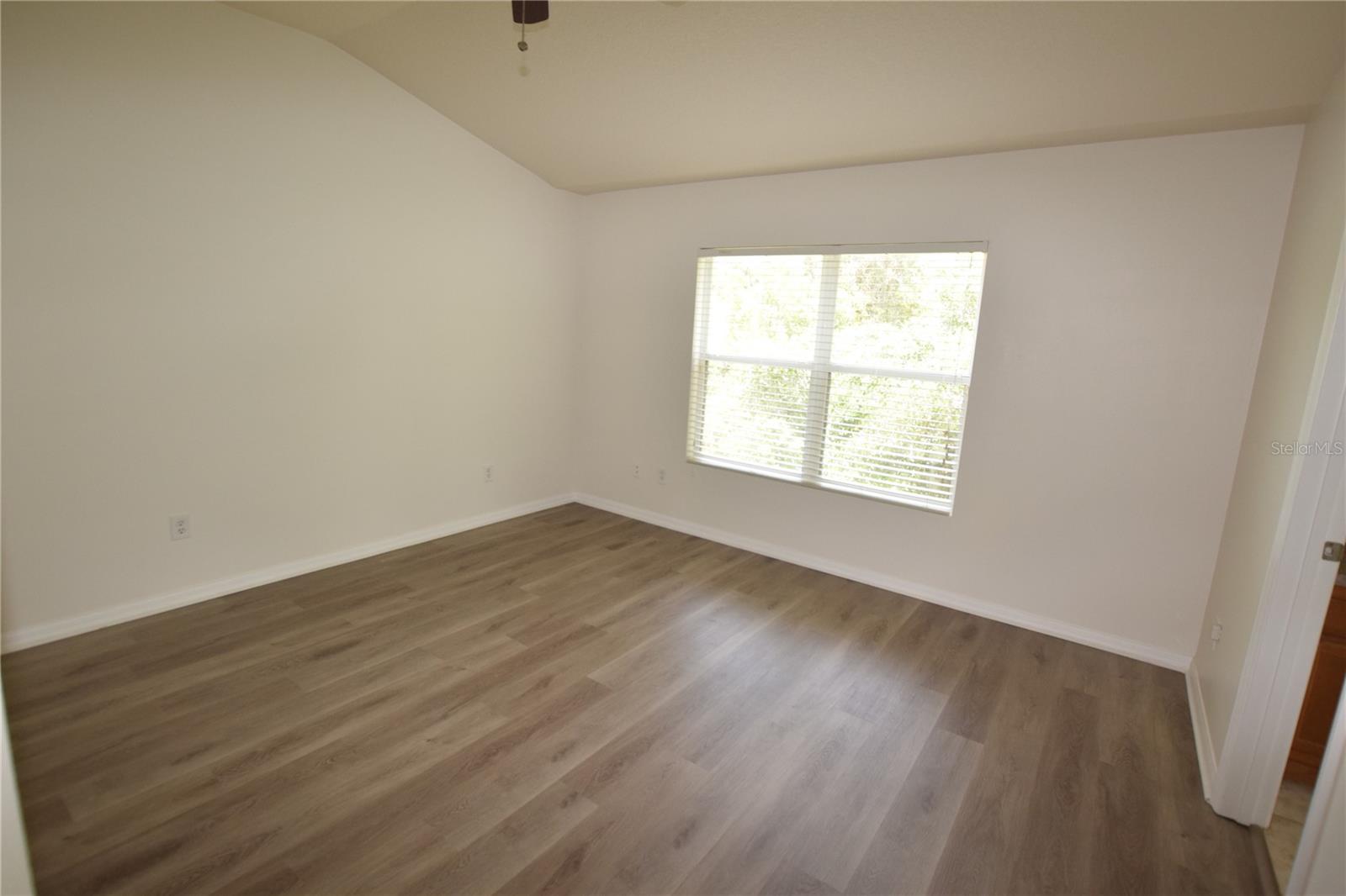 Image 31 of 40 For 15349 Oak Apple Court