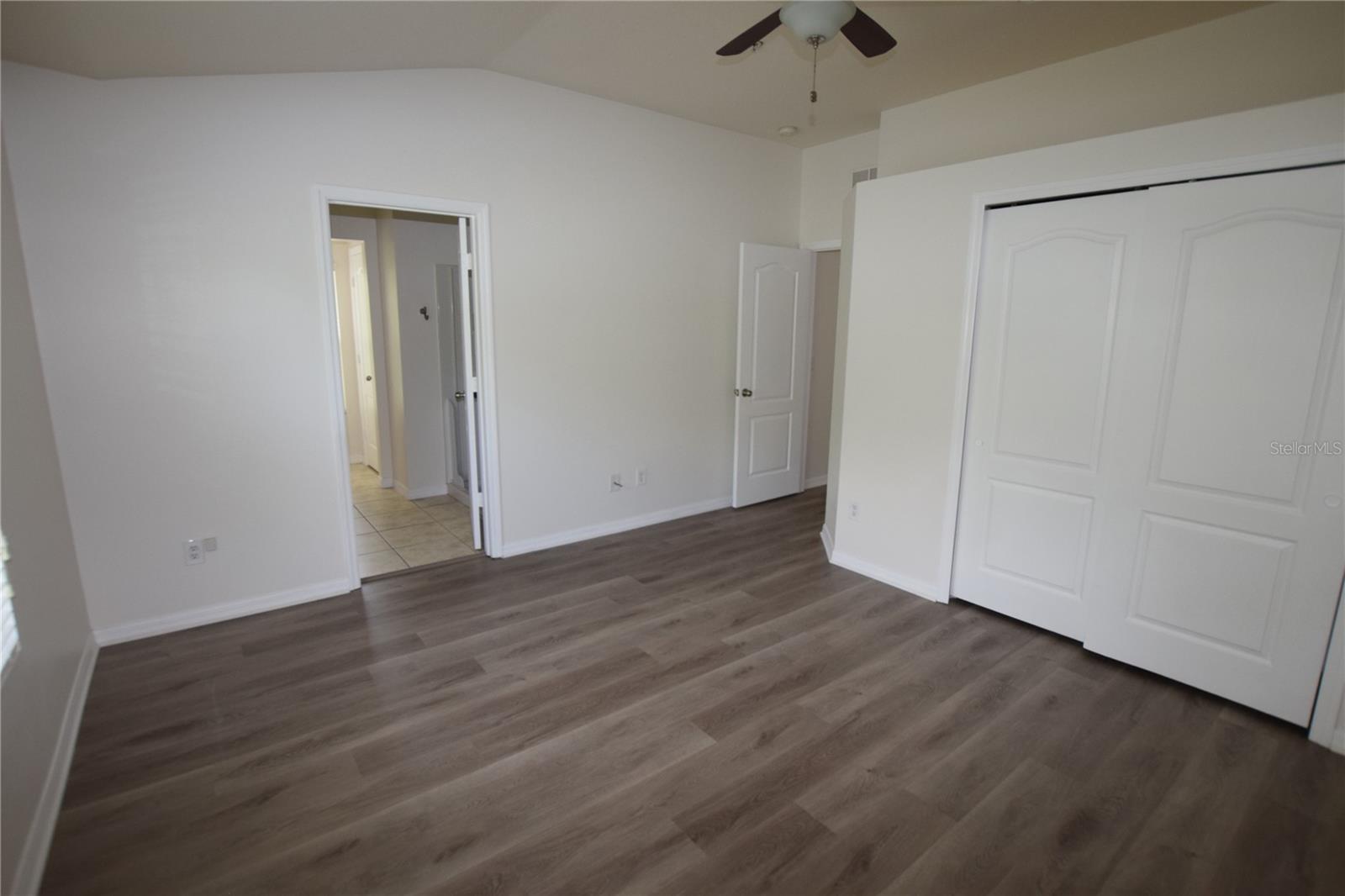 Image 33 of 40 For 15349 Oak Apple Court