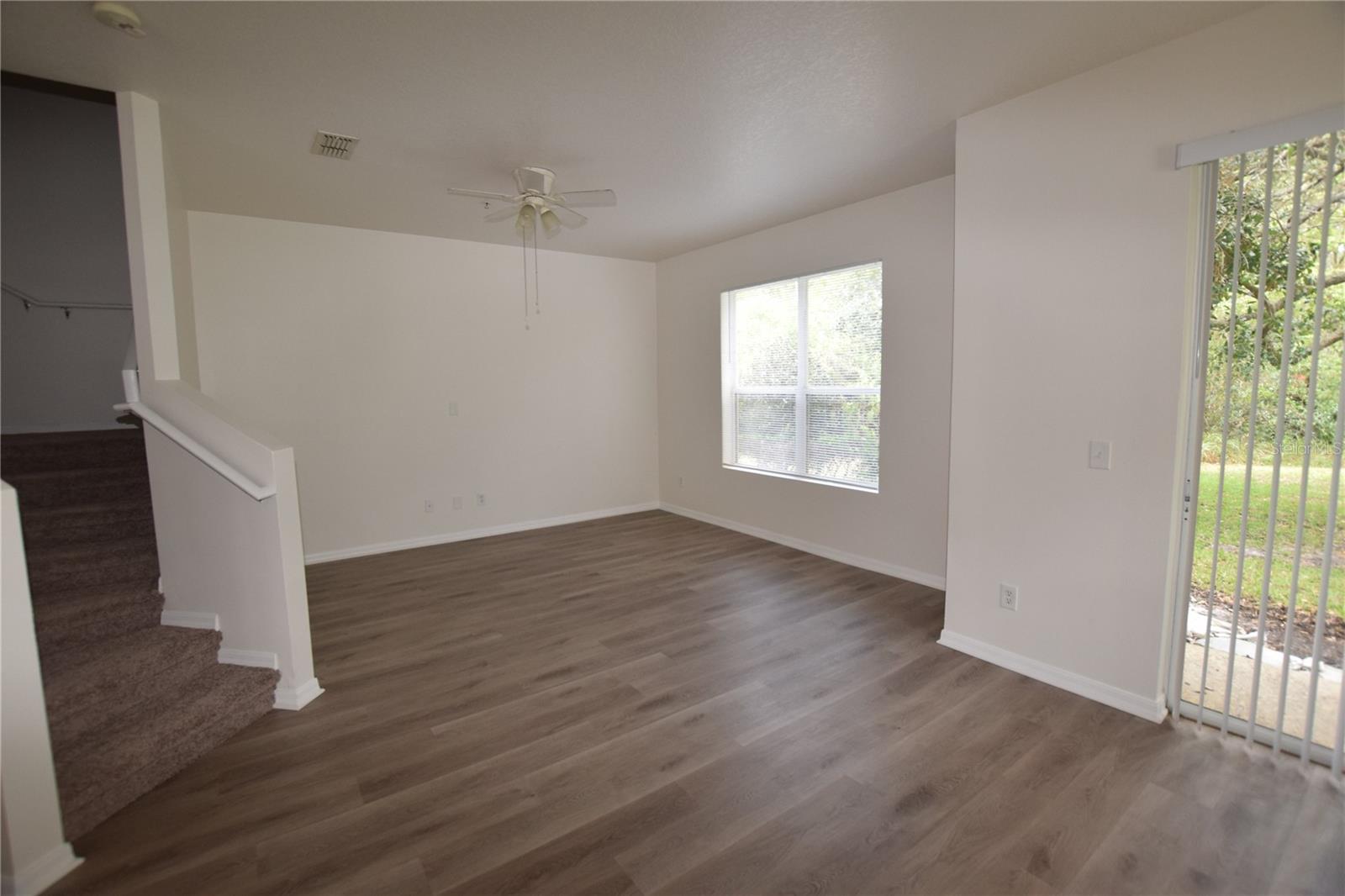 Image 5 of 40 For 15349 Oak Apple Court