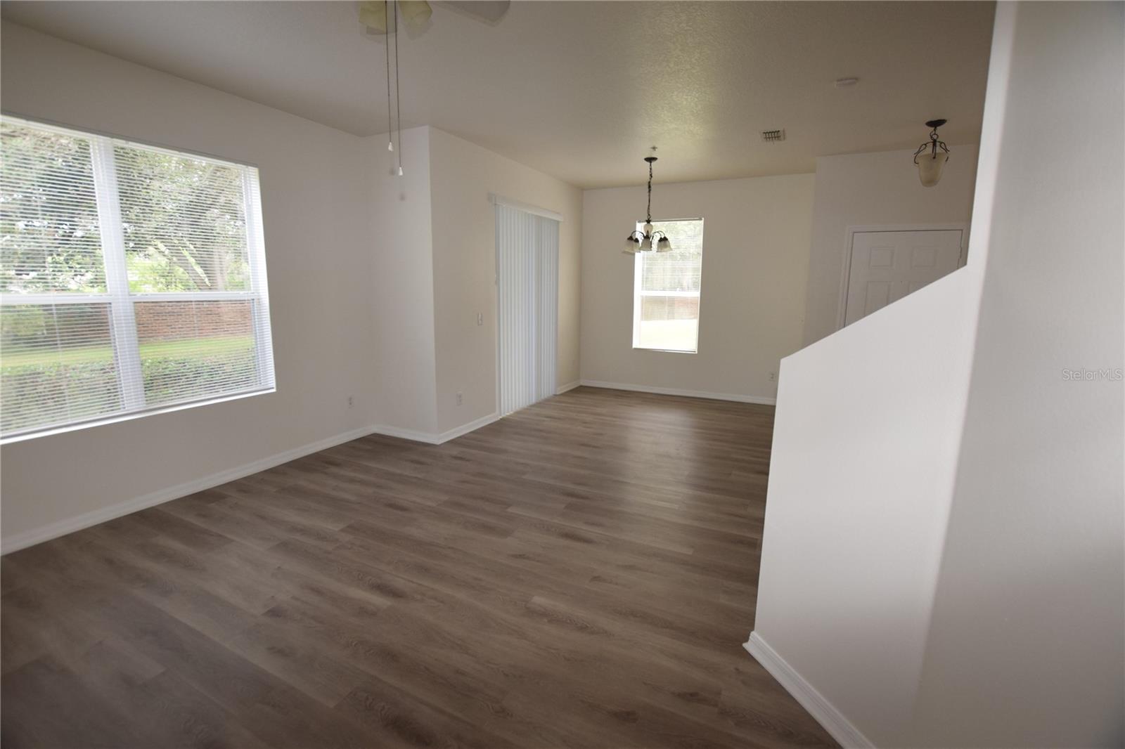 Image 8 of 40 For 15349 Oak Apple Court
