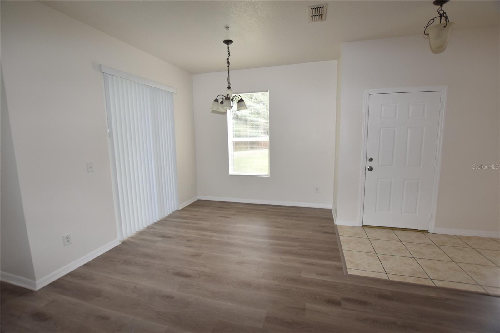 Image 9 of 40 For 15349 Oak Apple Court