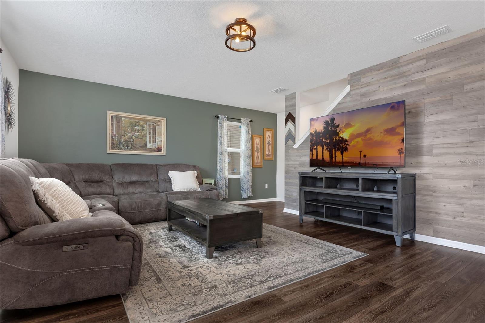 Image 14 of 66 For 455 Lazio Circle