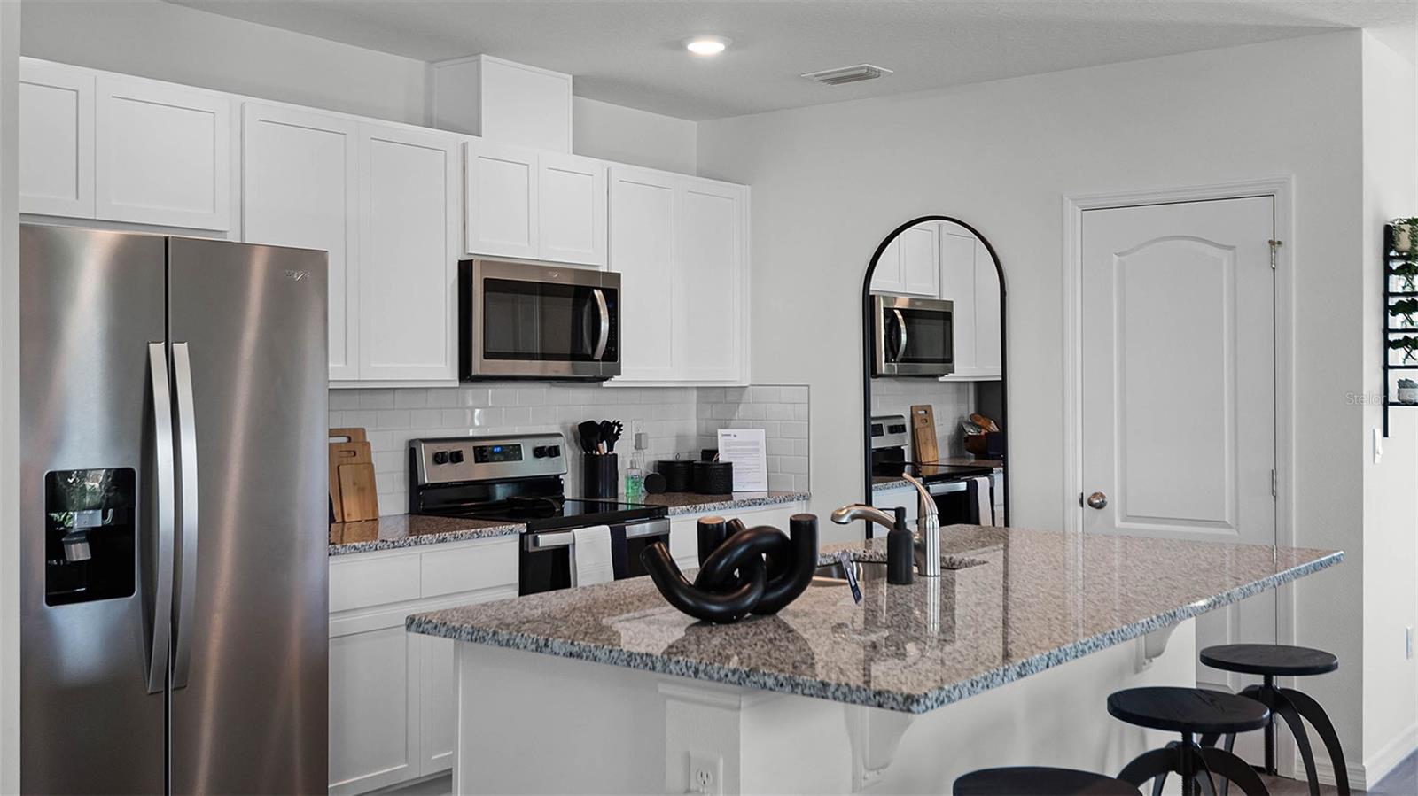 Image 2 of 50 For 1566 Dalehurst Lane