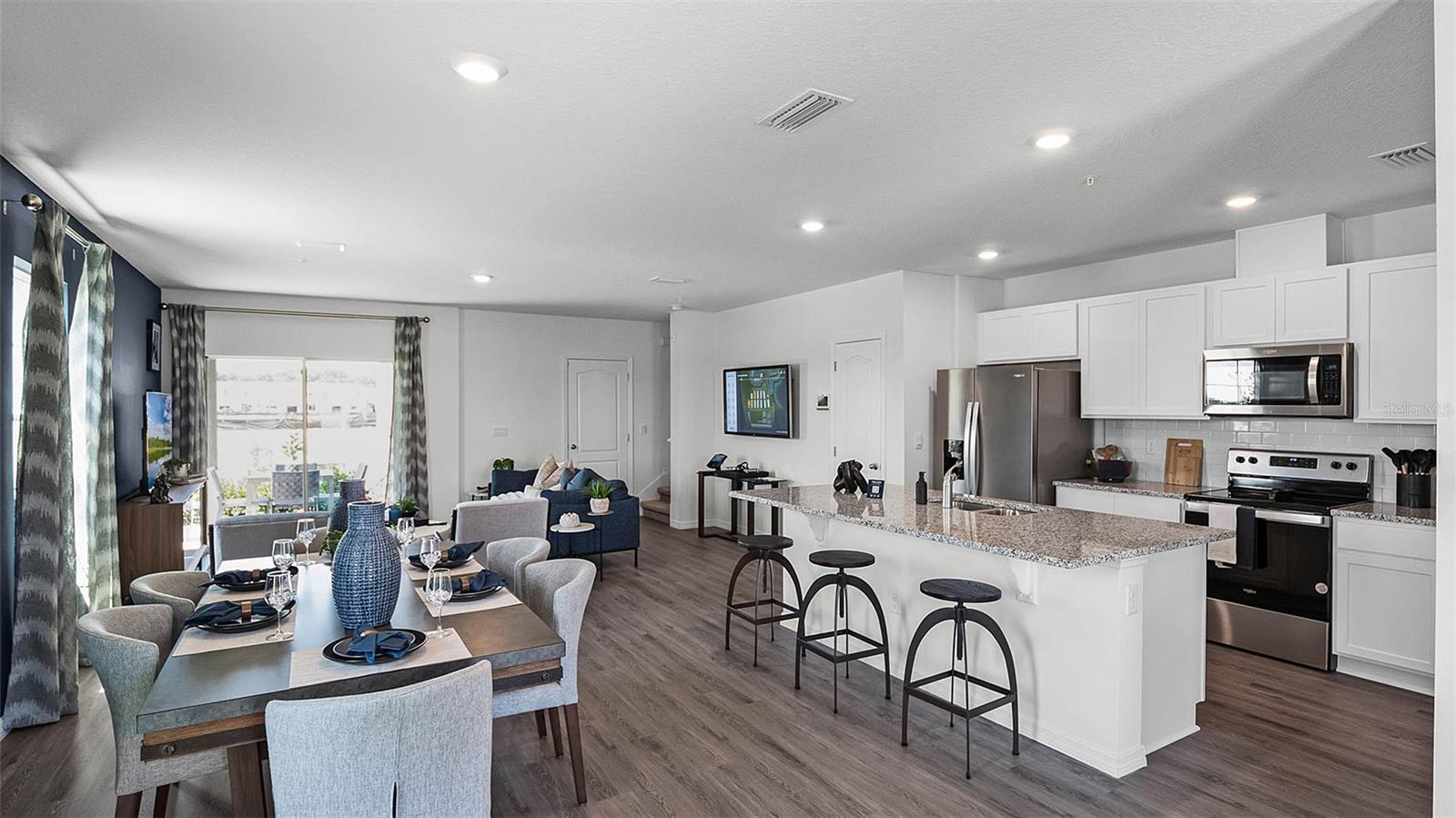 Image 3 of 50 For 1566 Dalehurst Lane