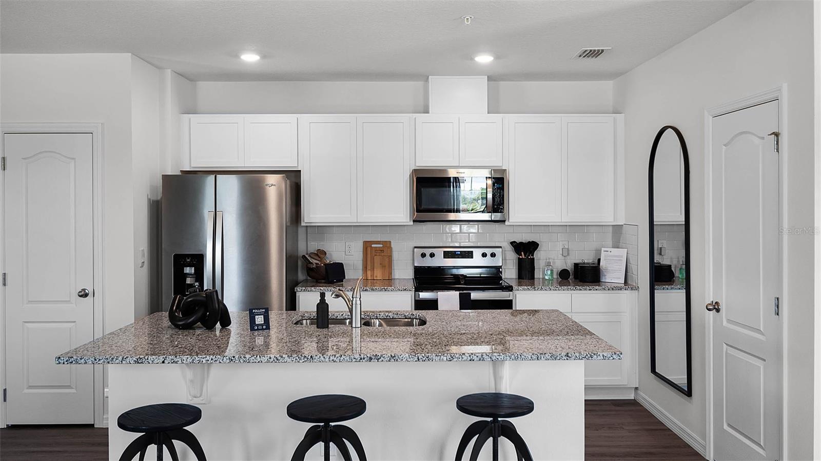 Image 4 of 50 For 1566 Dalehurst Lane