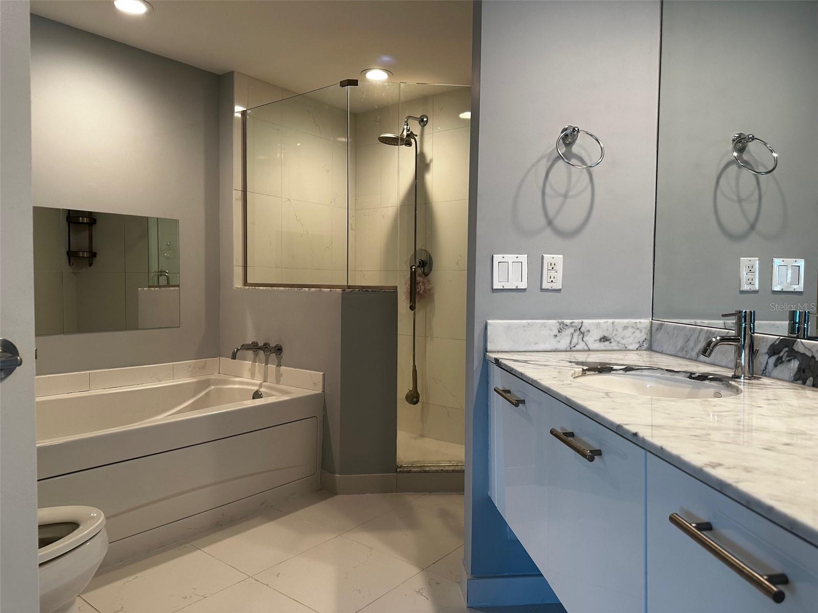 Image 10 of 13 For 500 Brickell Ave  3307