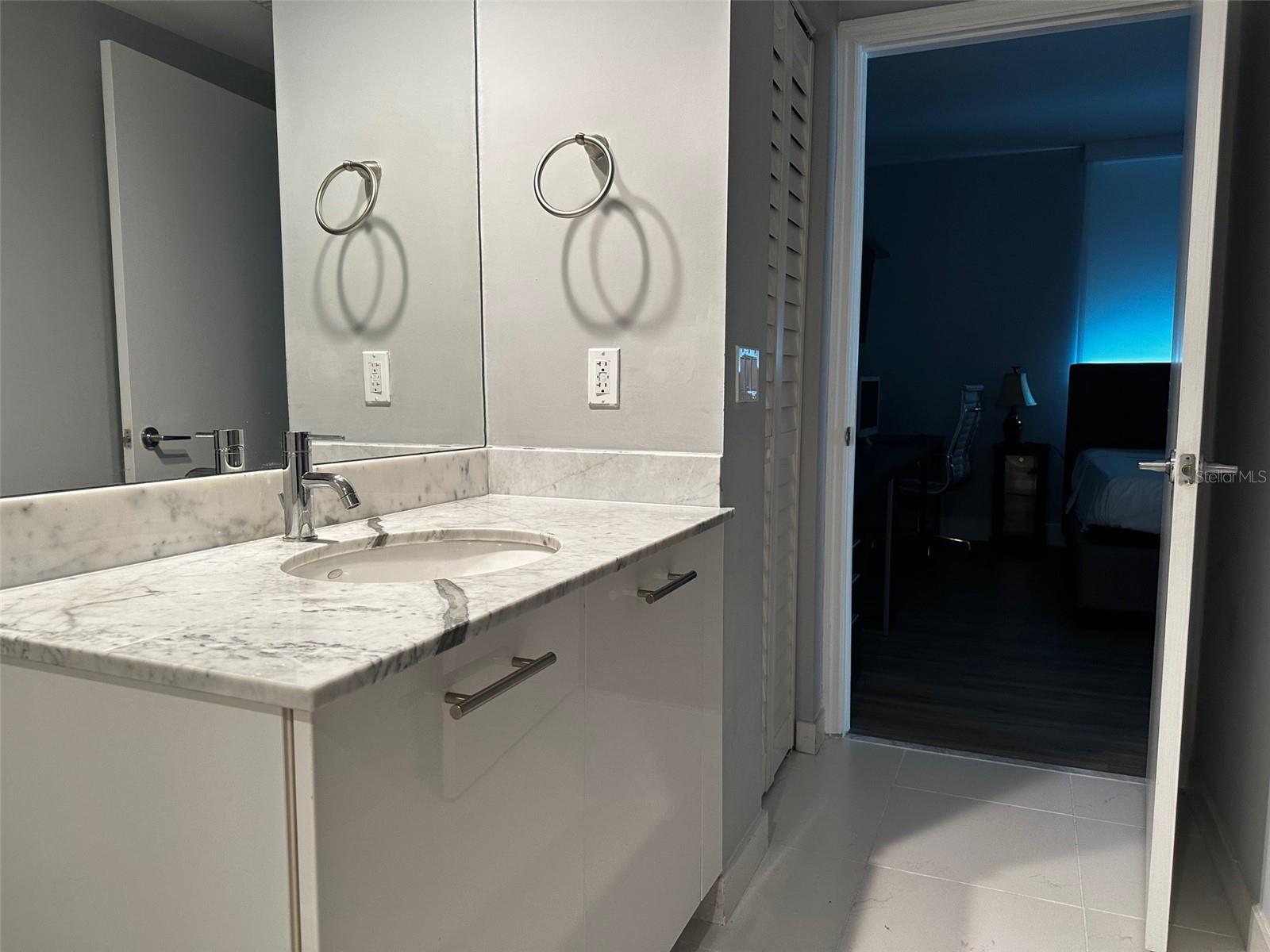 Image 12 of 13 For 500 Brickell Ave  3307