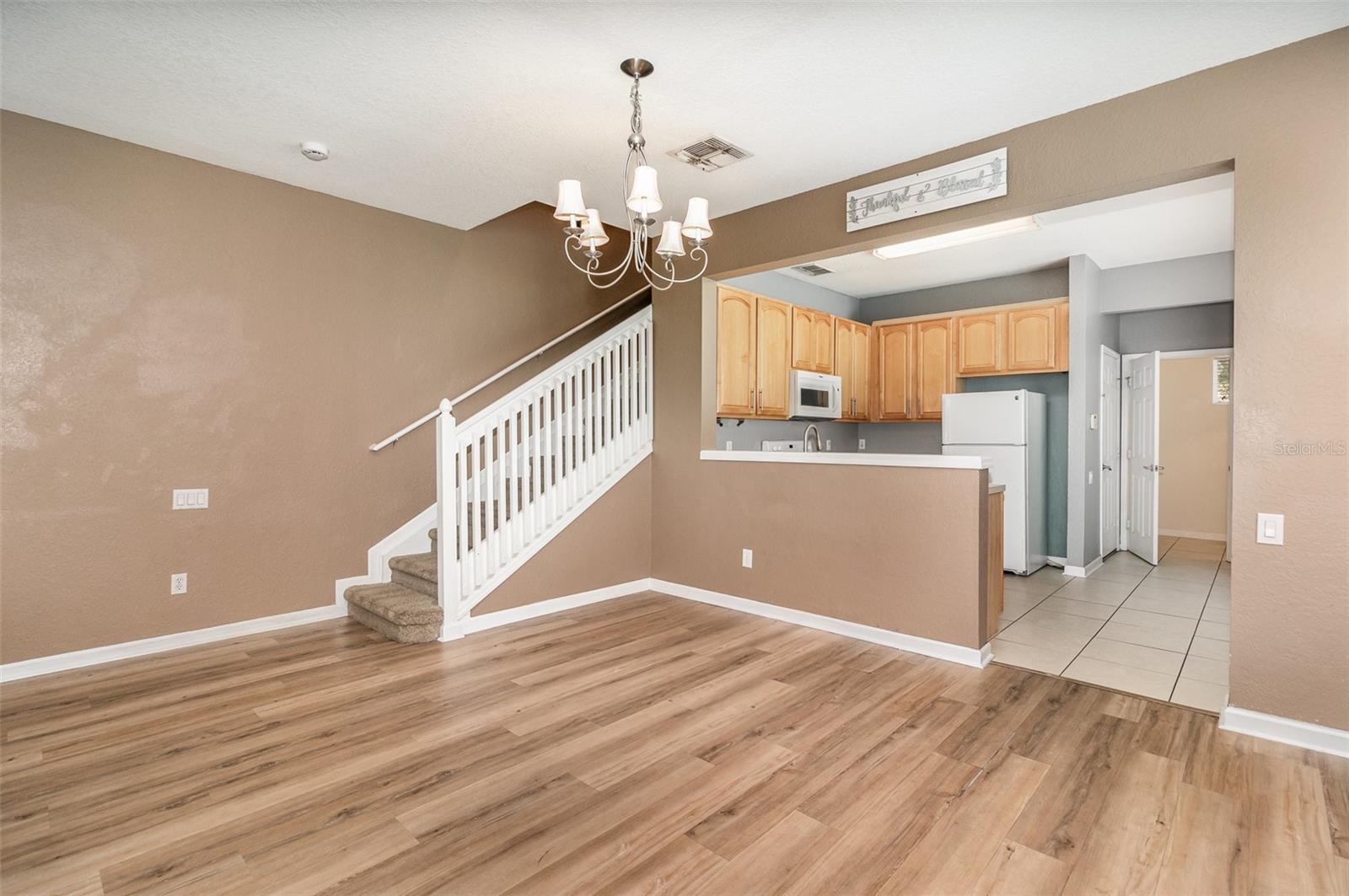Image 6 of 23 For 2110 Stockton Drive