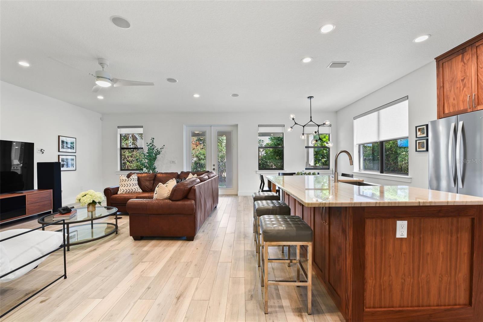Image 10 of 66 For 1821 Windsor Drive