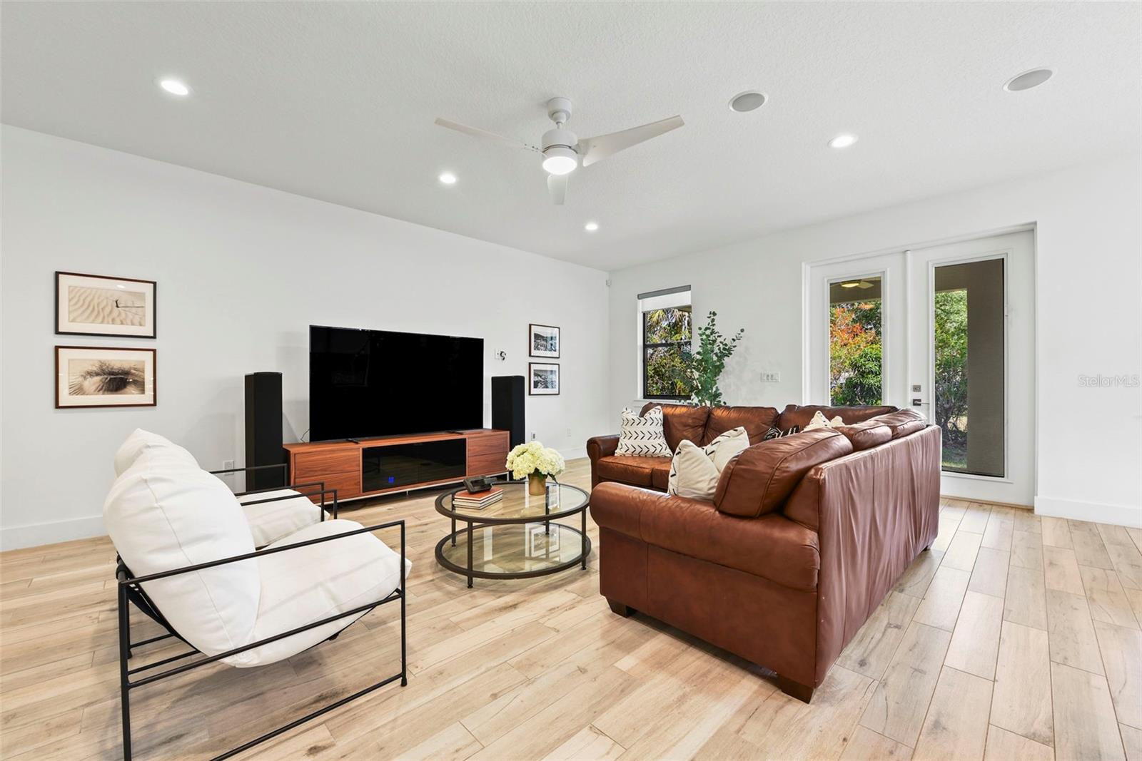 Image 18 of 66 For 1821 Windsor Drive