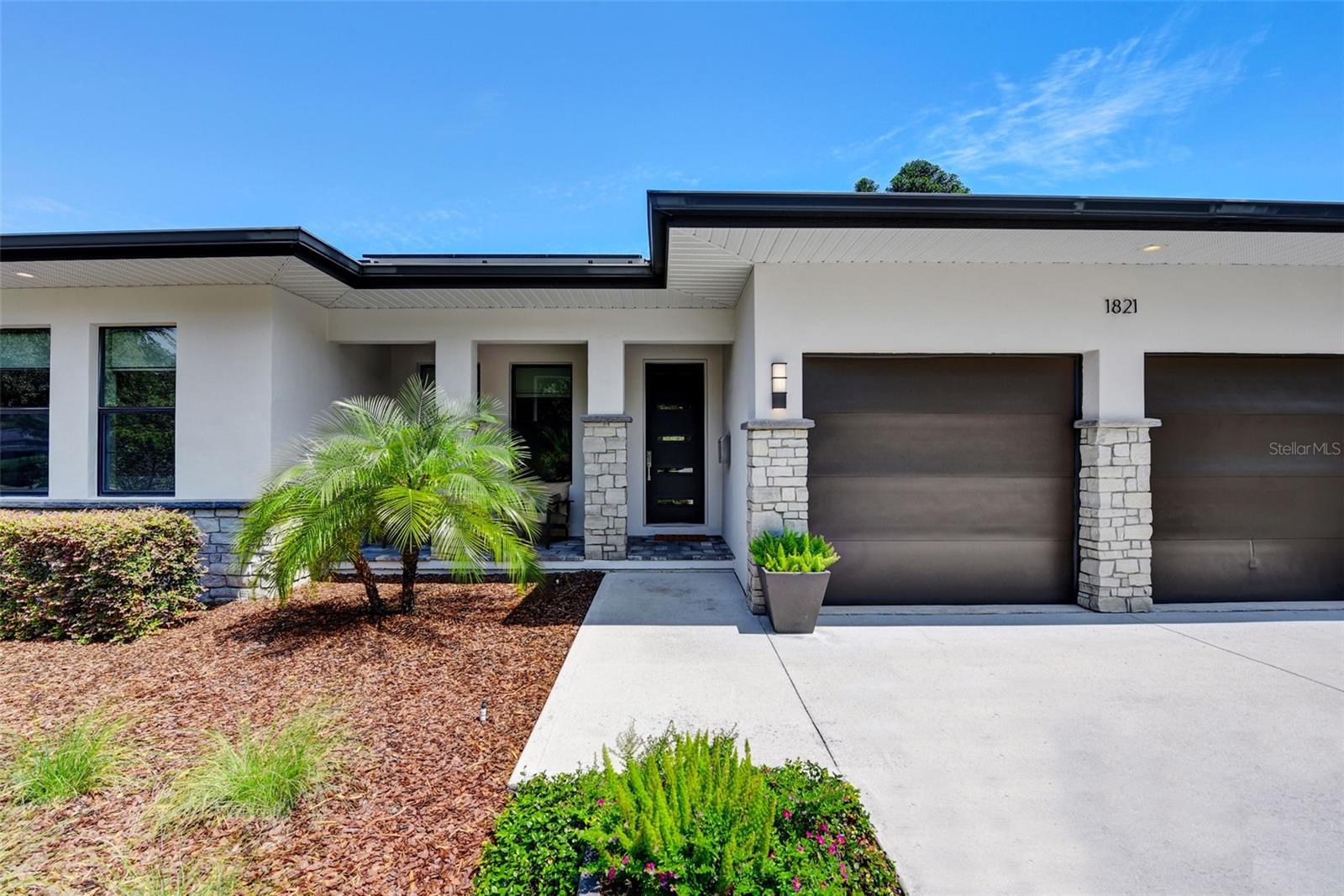 Image 3 of 66 For 1821 Windsor Drive