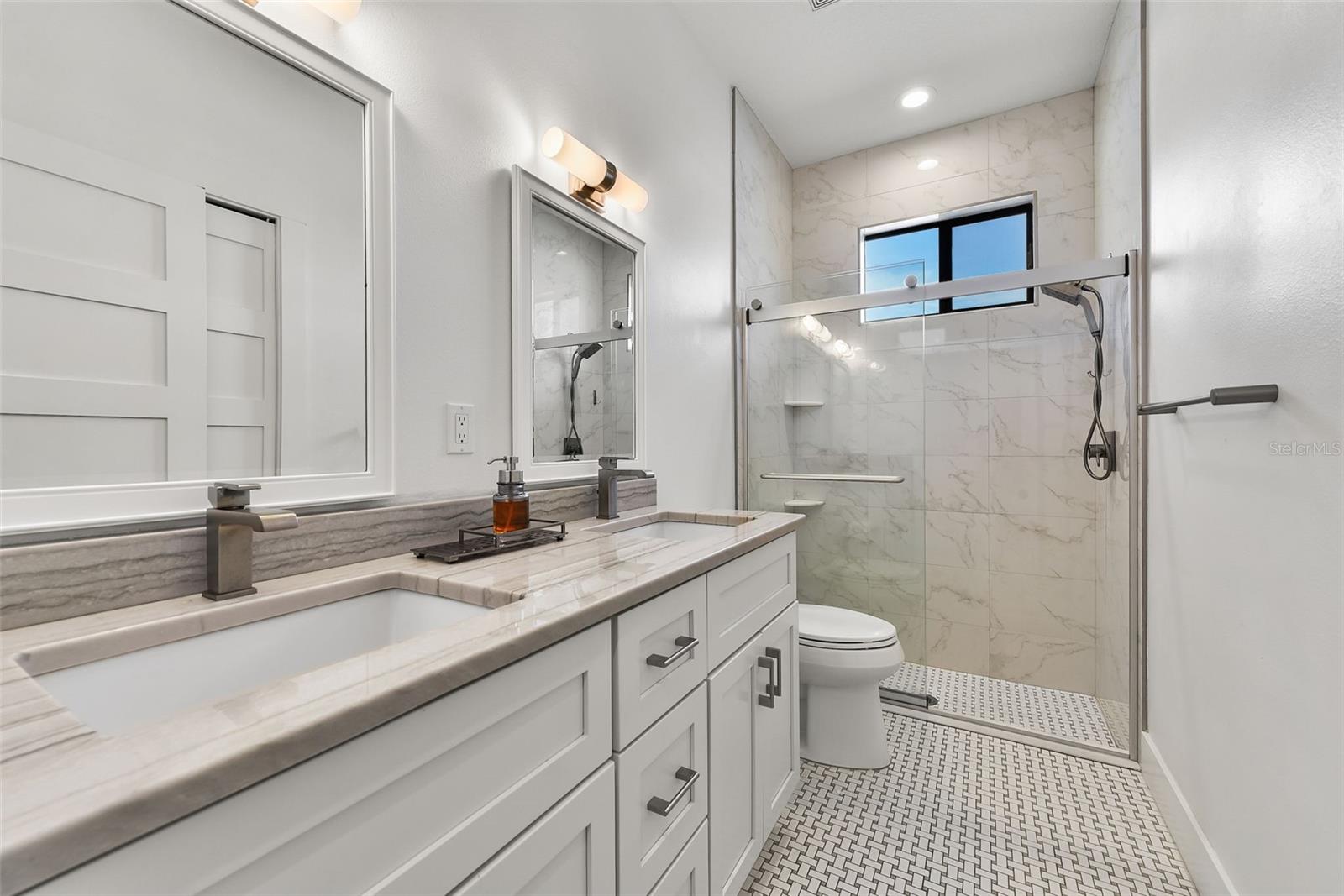 Image 35 of 66 For 1821 Windsor Drive