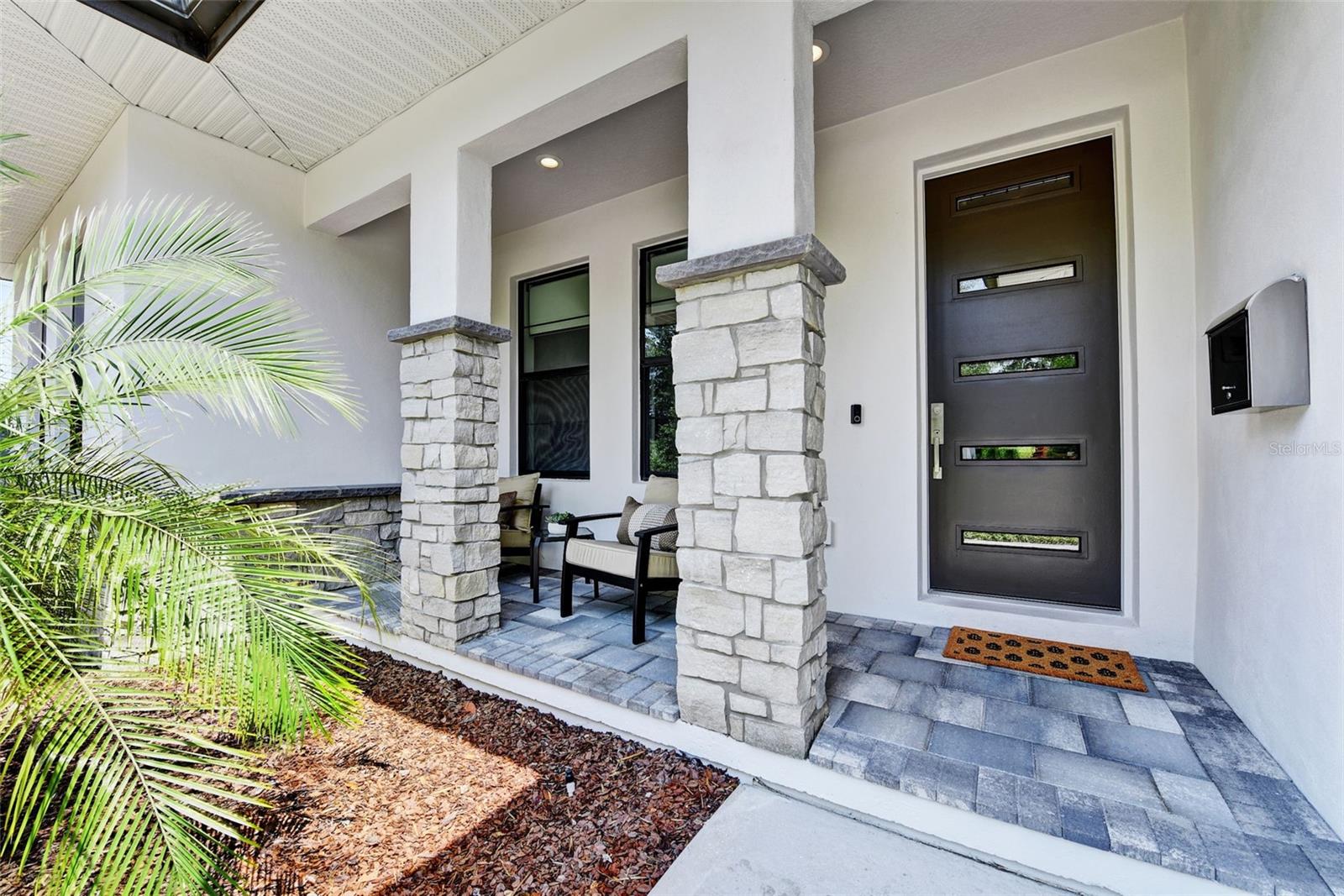 Image 4 of 66 For 1821 Windsor Drive