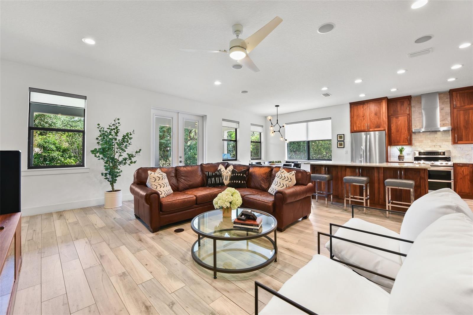Image 9 of 66 For 1821 Windsor Drive