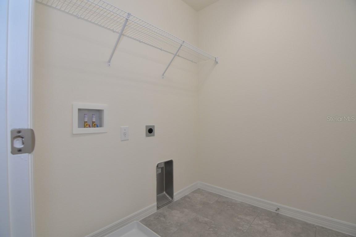 Image 12 of 24 For 417 Merry Brook Circle